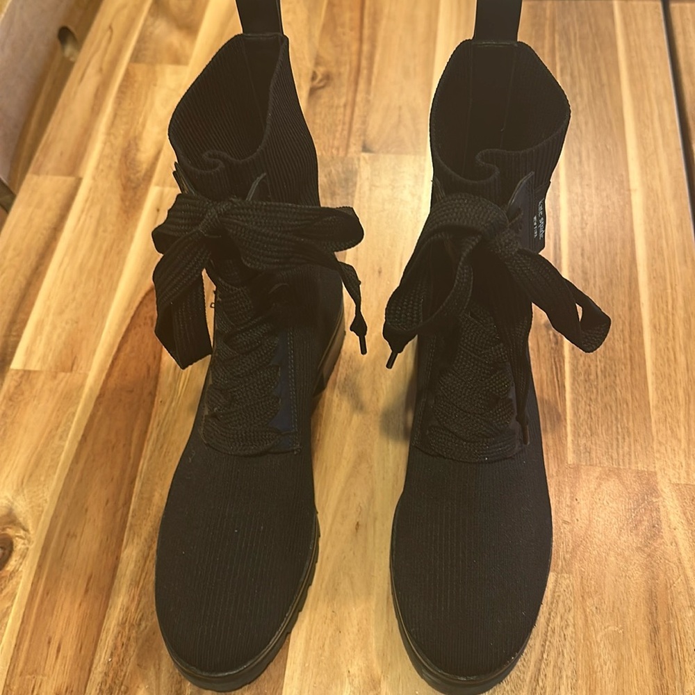 Ladies booties size 36.5